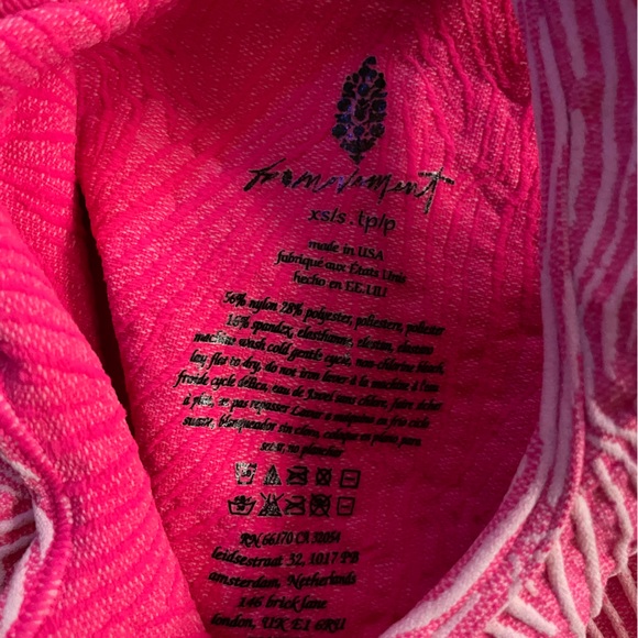 NWOT Free People Movement Pink Textured Crop Tank XS/S - Picture 3 of 5